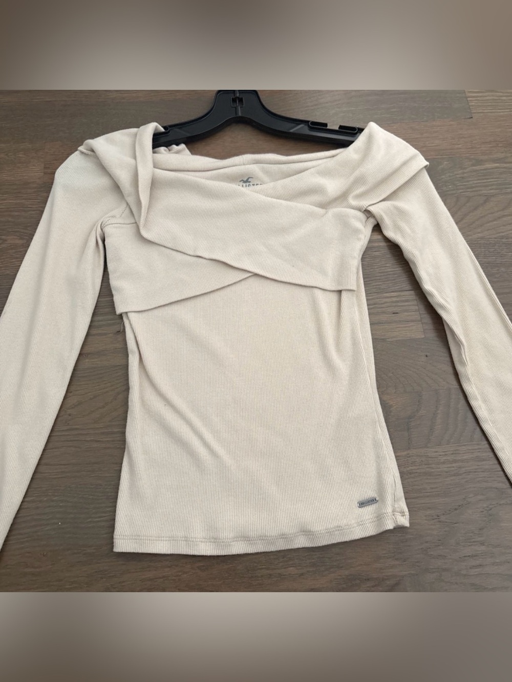 Hollister Women's Off-Shoulder Ribbed Sweater Top in Light Beige